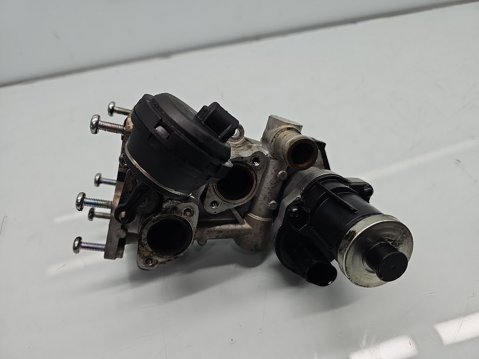 Supapa EGR Volkswagen Passat B7 (365) Variant [Fabr 2010-2014] OEM 2.0 TDI CFFB 103KW / 140CP - imagine 2