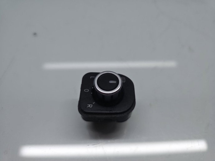  Buton reglaj oglinzi  Volkswagen Golf 6 (5K1) [Fabr 2009-2013] 5K2959565