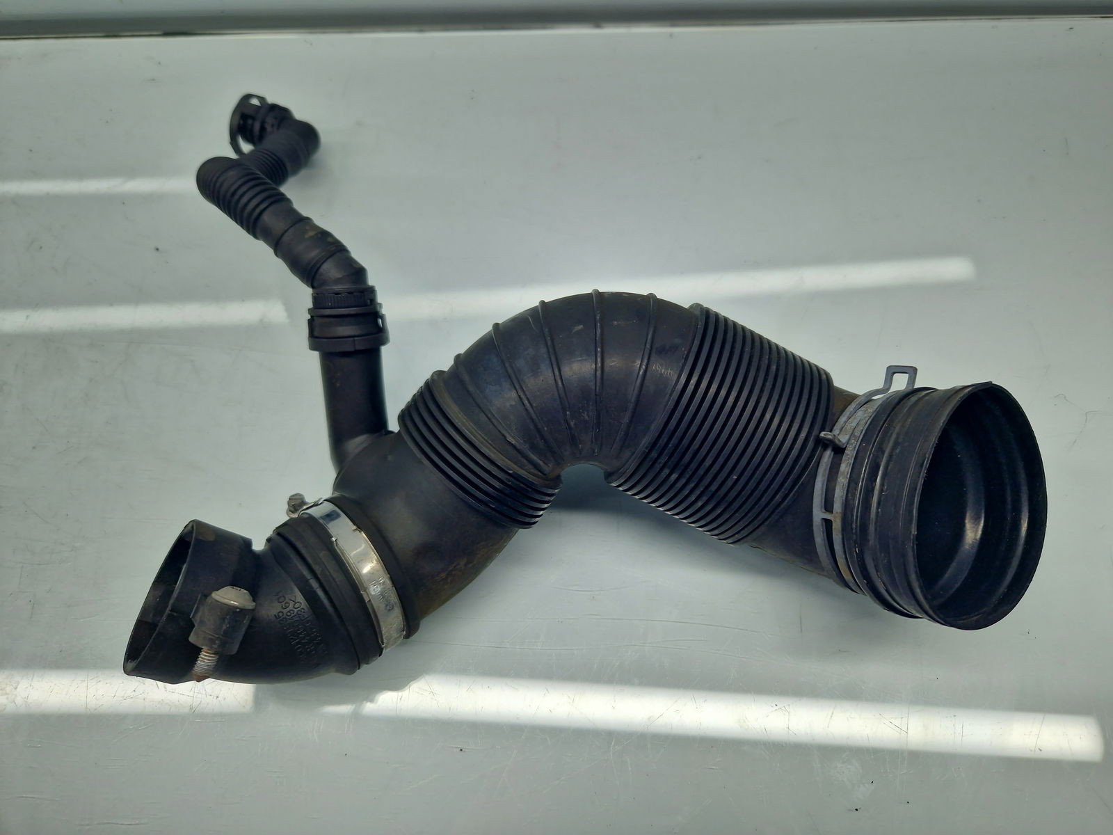 Tub admisie aer Volkswagen Passat B6 (3C2) [Fabr 2005-2010] 3C0129635 2.0 TDI CFFB 103KW / 140CP - imagine 1