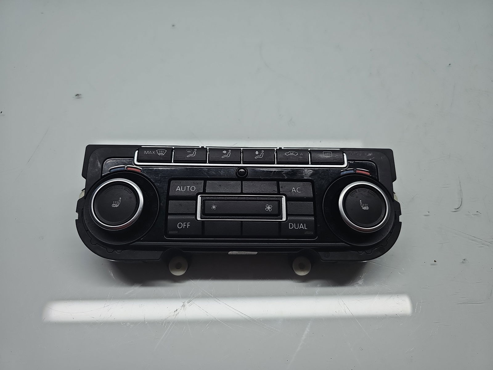 Panou comanda clima Volkswagen Golf 6 (5K1) [Fabr 2009-2013] 5K0907044EA - imagine 1