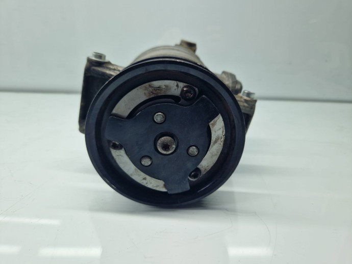 Compresor clima  Volkswagen Golf 6 (5K1) [Fabr 2009-2013] 5N0820803A 2.0 TDI CFFB 103KW / 140CP