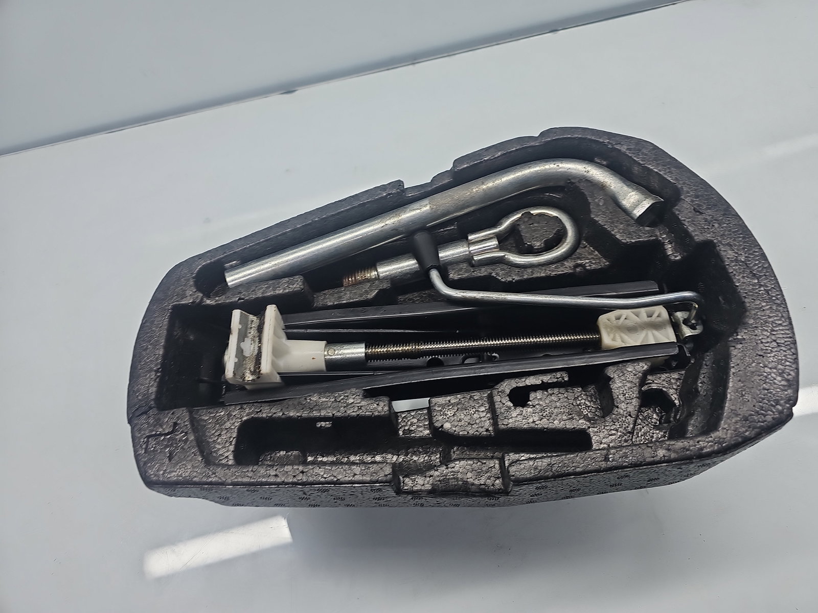 Set cric si cheie Volkswagen Polo (6R) [Fabr 2009-2016] 6Q0012115H - imagine 3