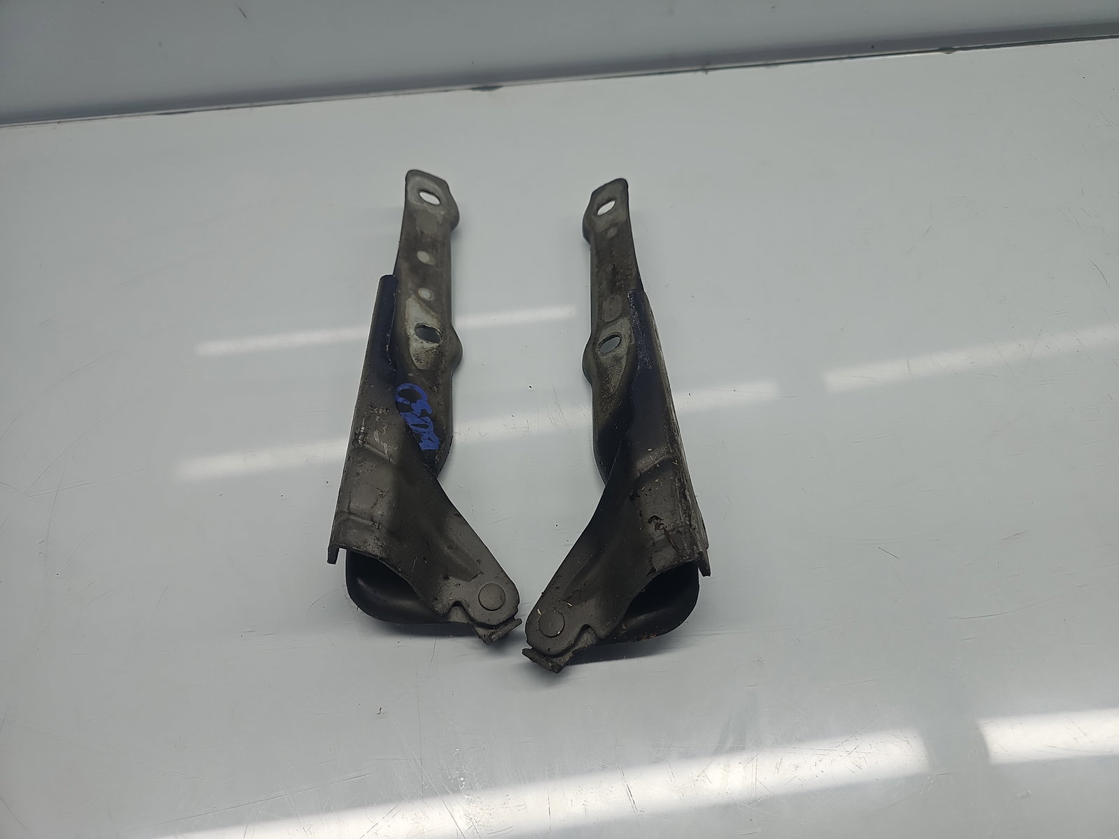 Set balamale capota Volkswagen Scirocco (137) Coupe [Fabr 2008-2017] LH5X - imagine 2