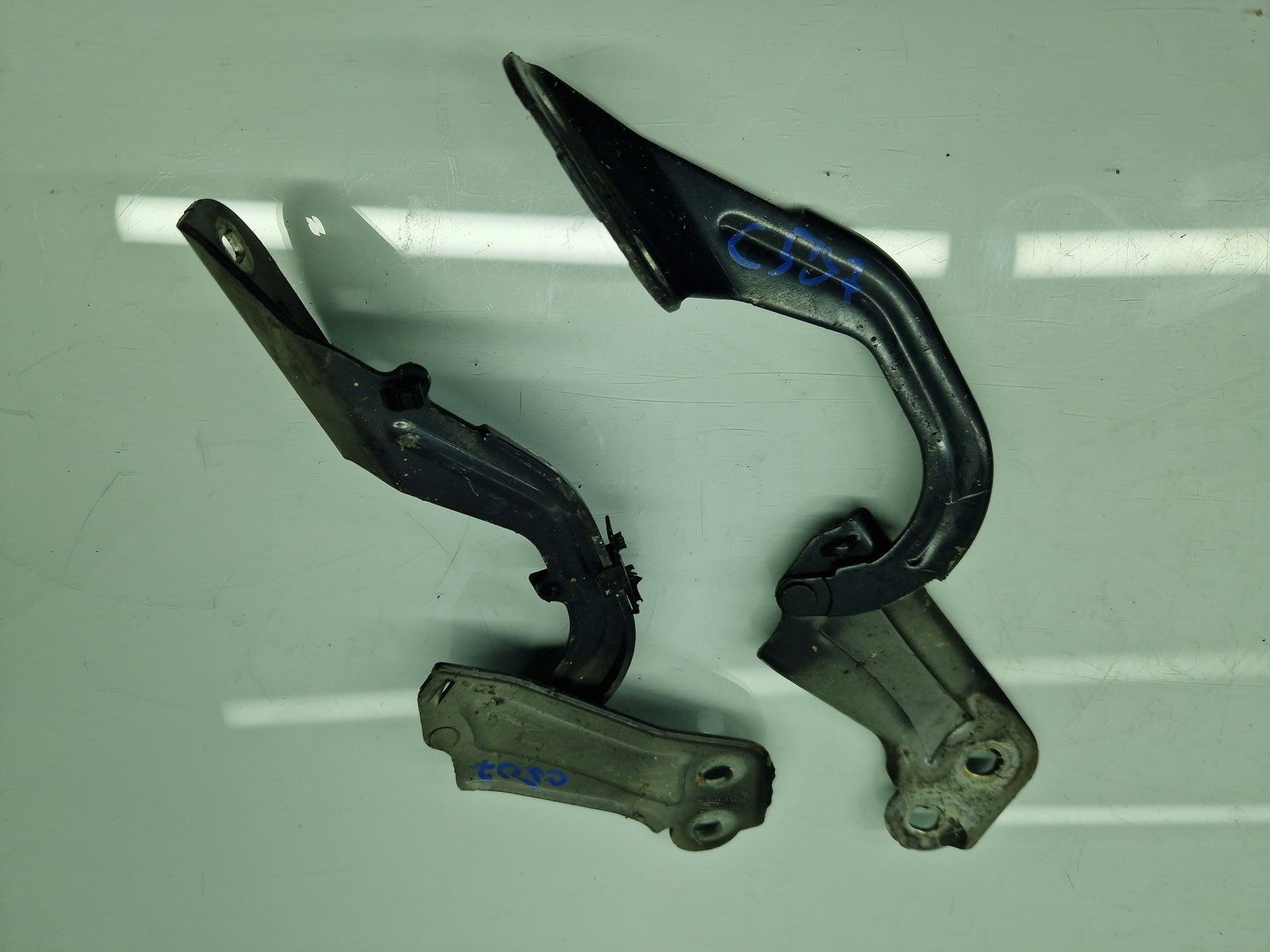 Set balamale capota Ford Focus 3 Hatchback [Fabr 2011-2015] BM51-A16801-AD,BM51-A16800-AD - imagine 1