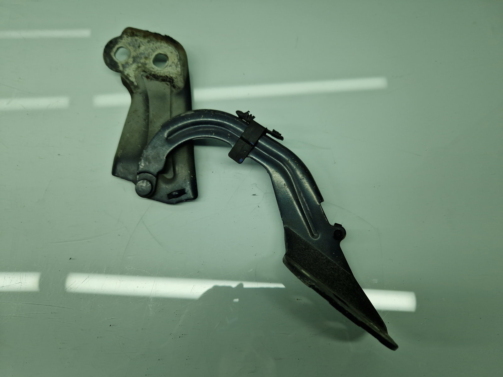 Set balamale capota Ford Focus 3 Hatchback [Fabr 2011-2015] BM51-A16801-AD,BM51-A16800-AD - imagine 3