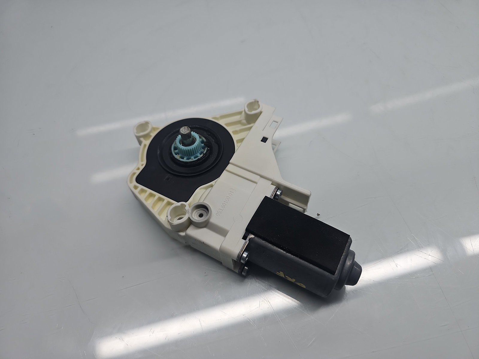 Motoras geam dreapta fata AUDI A5 (8T3) [Fabr 2007-2015] 8T0959802B - imagine 1