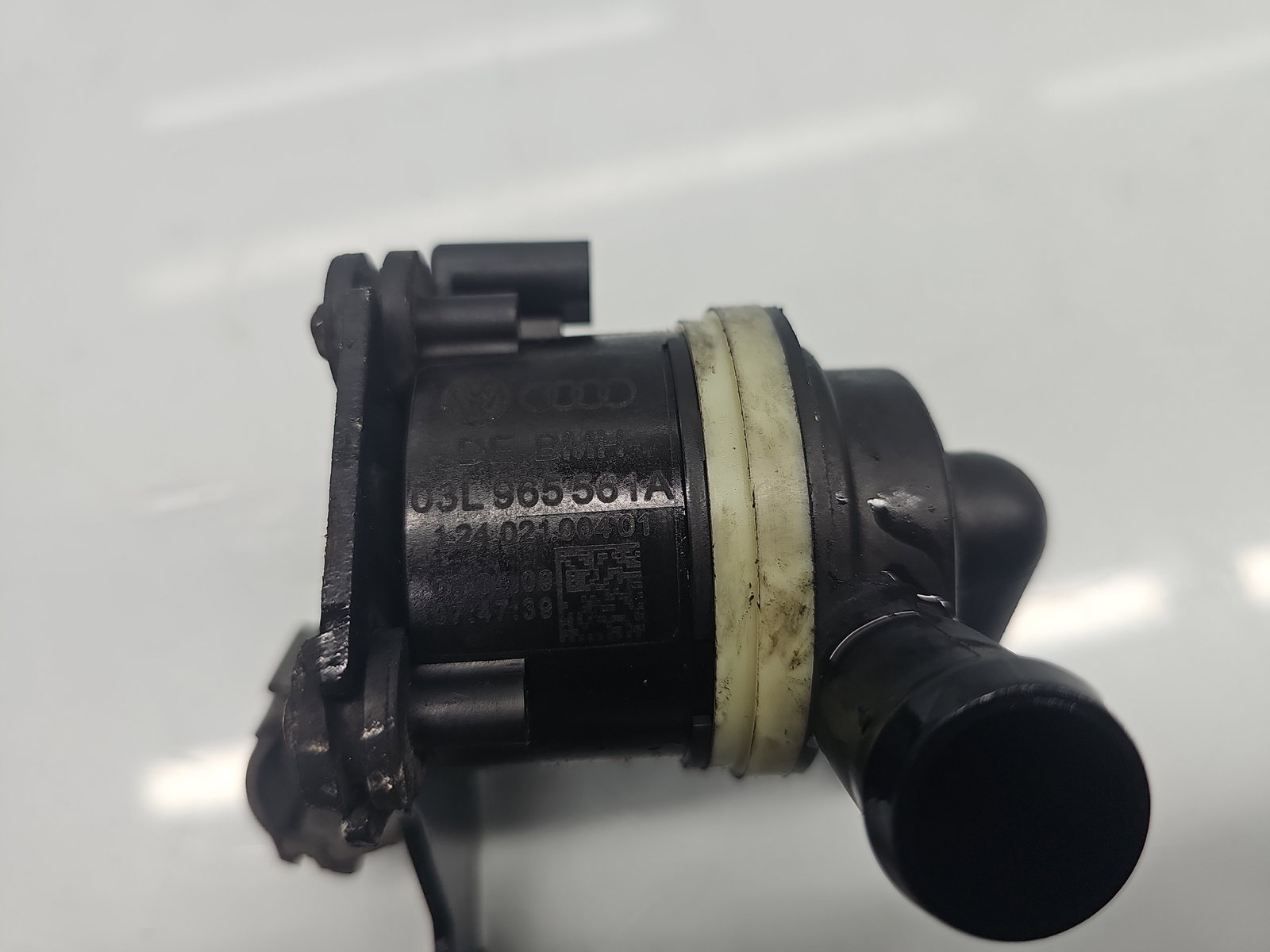 Pompa recirculare apa AUDI A4 (8K5, B8) Avant [Fabr 2008-2015] 03L965561A 2.0 TDI CAGA 105KW / 143CP - imagine 4