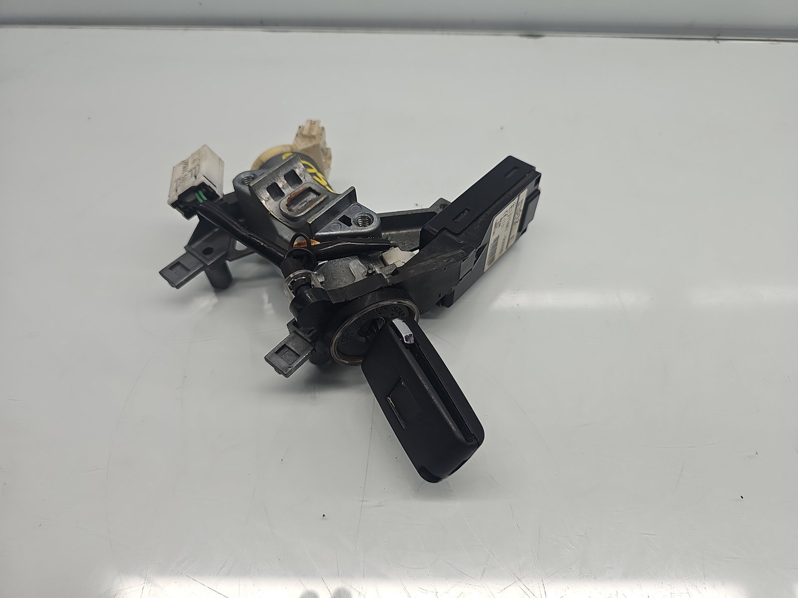 Contact cu cheie PEUGEOT 4007 [Fabr 2007-2012] OEM 2.2 HDi 4HN 115KW / 156CP - imagine 1