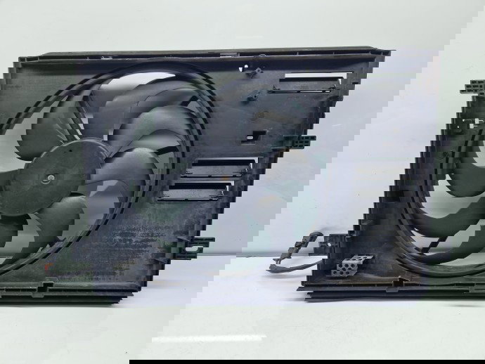 Electroventilator PEUGEOT 308 (II) [Fabr 2013-2020] 8240647 1.6 HDi 9HP 68KW / 92CP