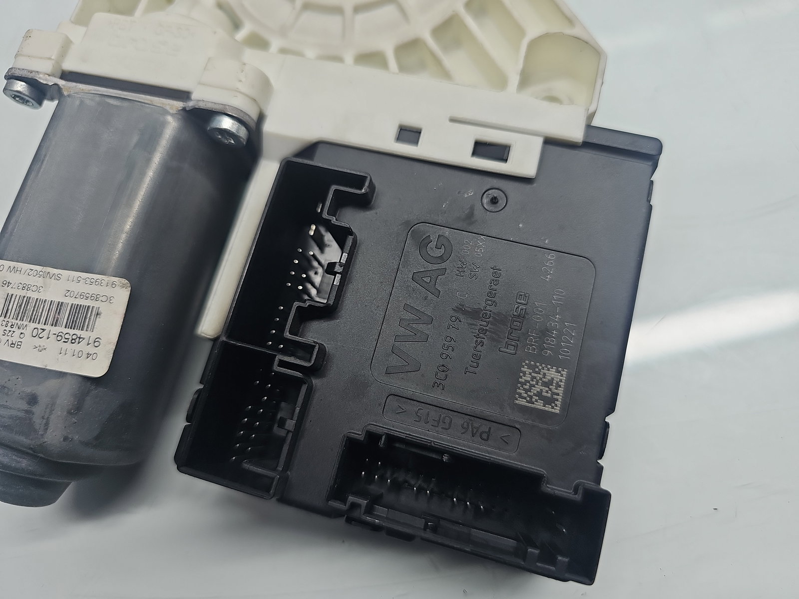 Motoras geam stanga fata Volkswagen Passat CC (357) [Fabr 2008-2012] 3C8959702 - imagine 4