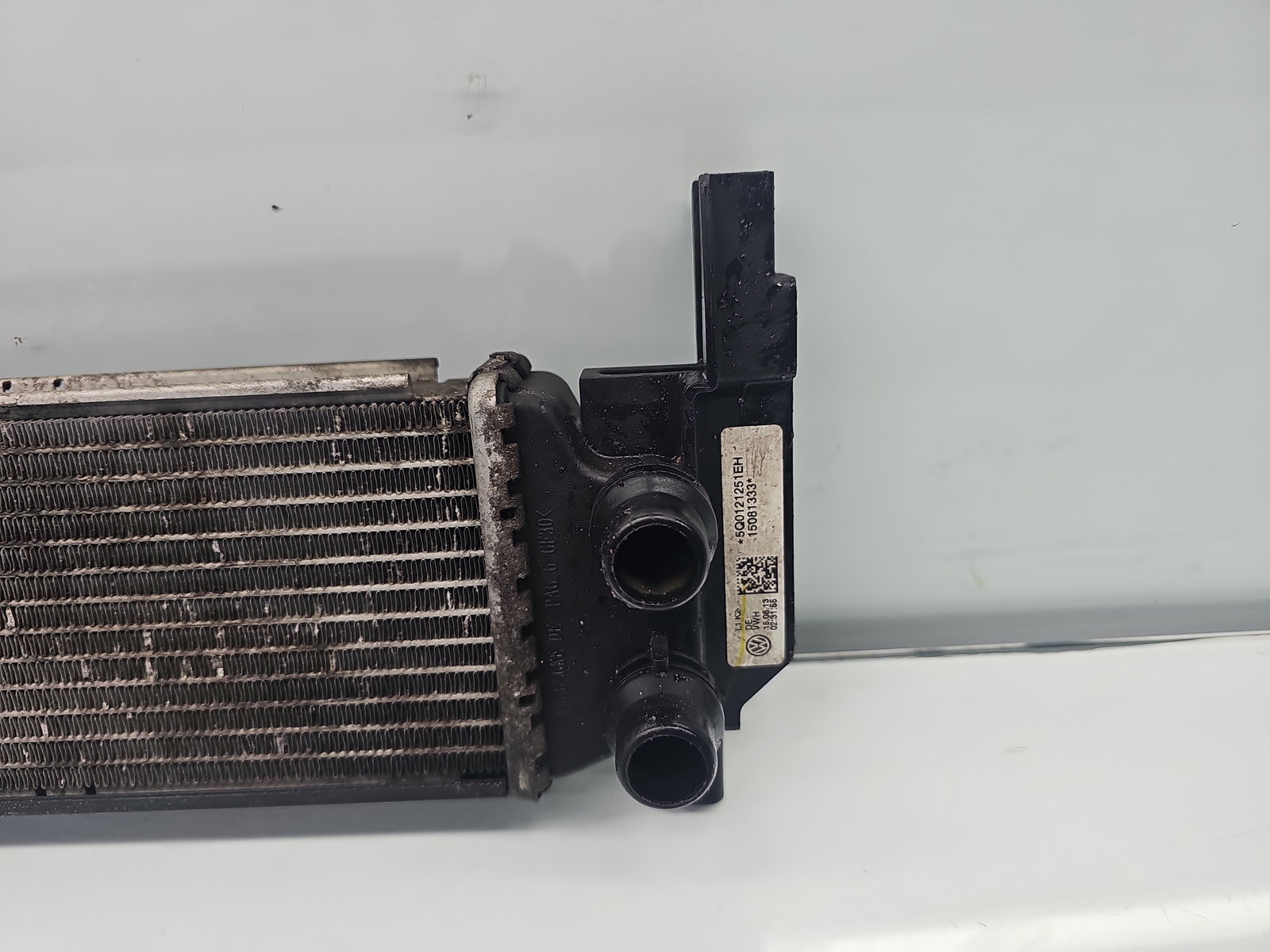 Radiator auxiliar racire apa Volkswagen Golf 7 (5G) [Fabr 2014-prezent] 5Q0121251EH 1.6 TDI CLHA 77KW / 105CP - imagine 3