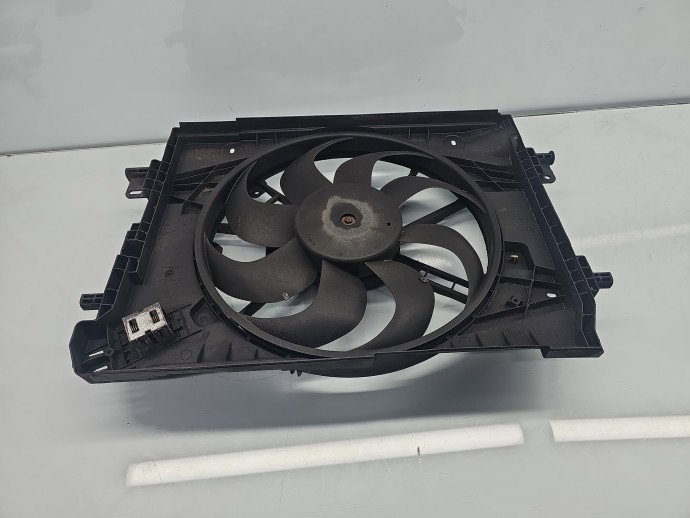 Electroventilator Renault Clio 4 (B98) Hatchback [Fabr 2012-2020] 214818009R 1.2 Benz D4F740 55KW / 75CP