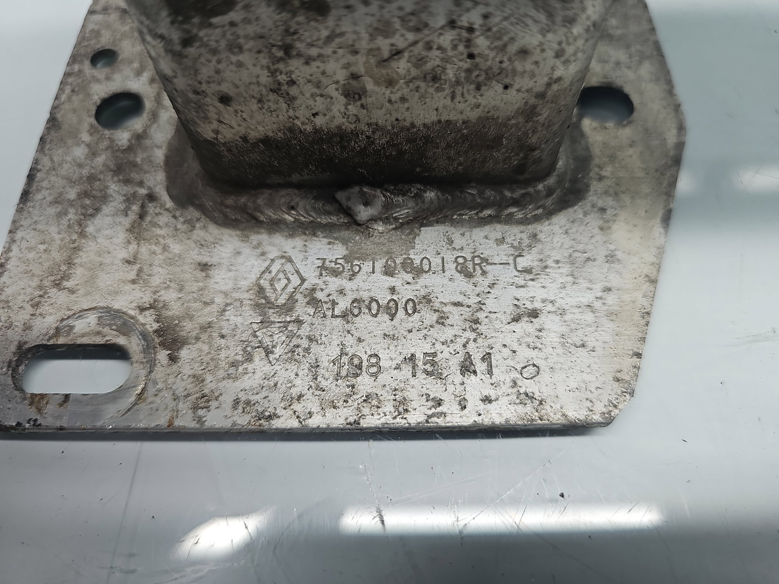 Armatura bara spate Renault Megane 3 [Fabr 2008-2015] Facelift 756100018R - imagine 5