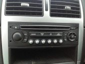 Radio CD Peugeot 307 1.6 benz OEM 2000-2008