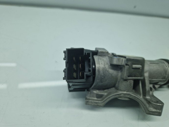  Contact cu cheie  Skoda Fabia 2 (5J, 542) [Fabr 2007-2014] 6R0905851B 1.2 Benz CGPA 51KW / 70CP