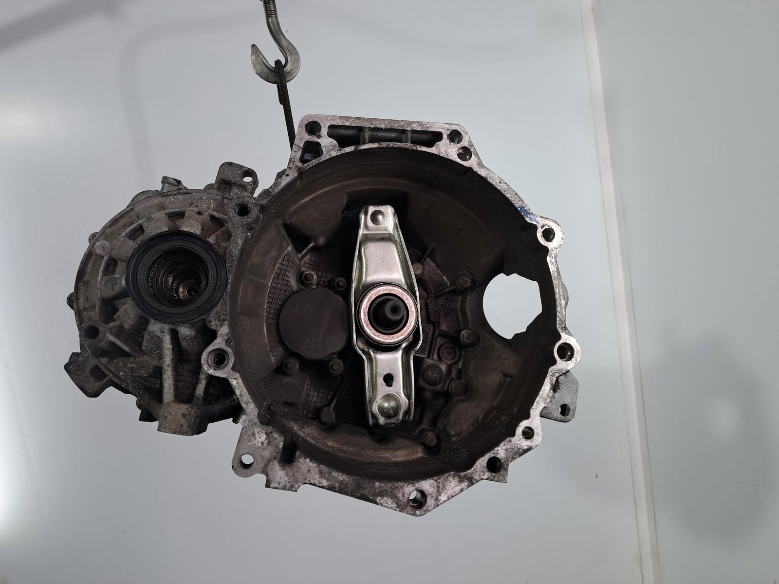 Cutie viteze manuala 5 trepte Volkswagen Golf 6 (5K1) [Fabr 2009-2013] 1.6 TDI CAYC LUB 77KW / 105CP - imagine 1