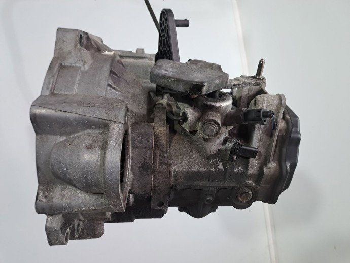 Cutie viteze manuala 5 trepte  Volkswagen Golf 6 (5K1) [Fabr 2009-2013] 1.6 TDI CAYC LUB 77KW / 105CP