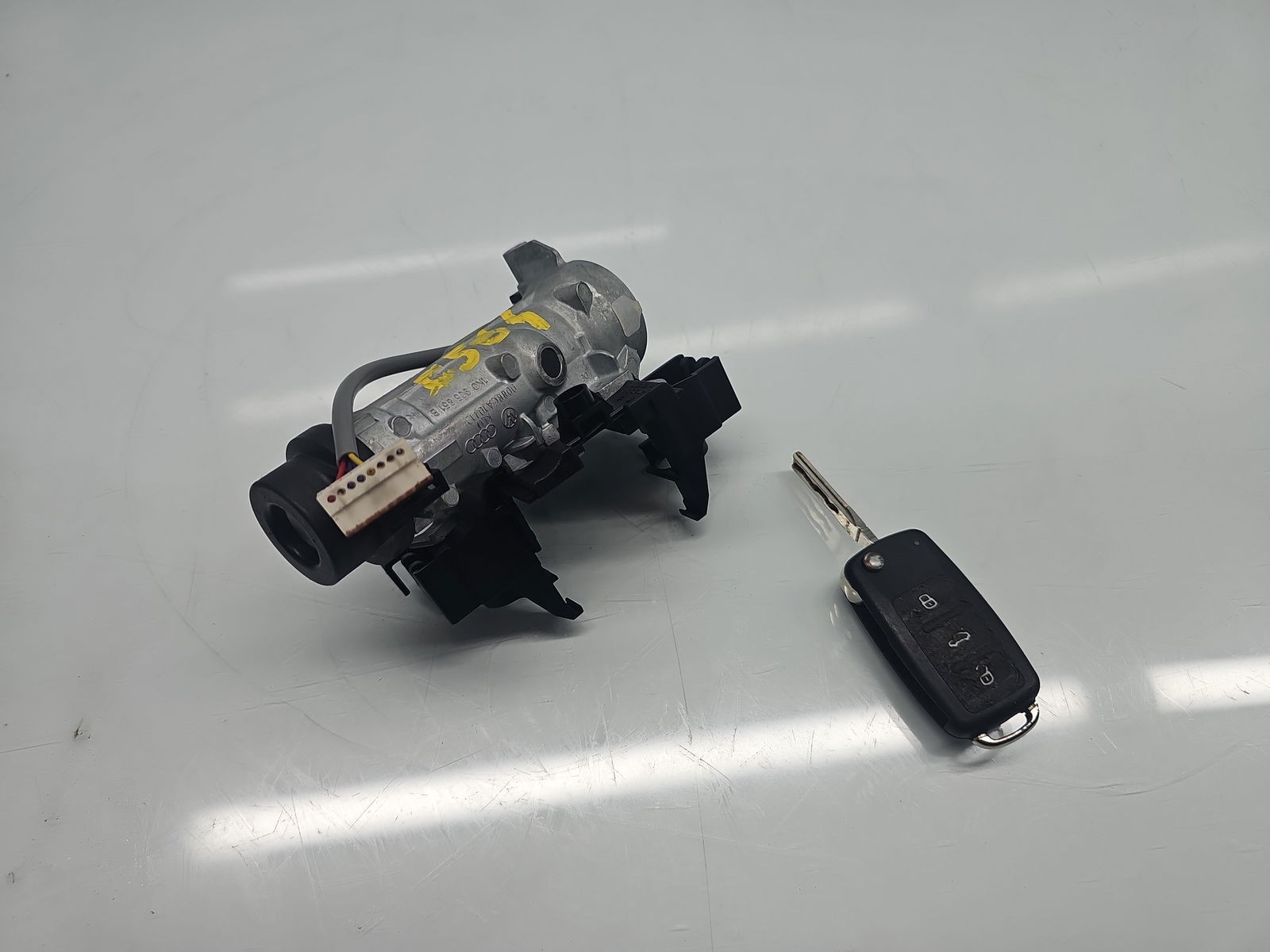 Contact cu cheie Volkswagen Tiguan (5N) [Fabr 2007-2016] 1K0905851B 1.6 TDI CAYC 77KW / 105CP - imagine 4