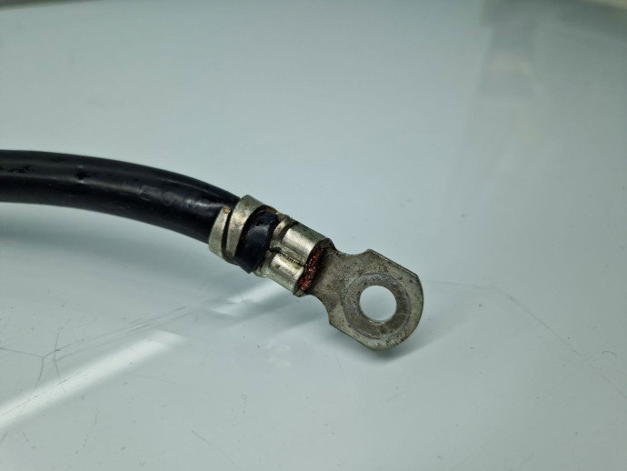 Borna baterie (-)  AUDI Q5 (8RB) [ Fabr 2008-2016] 8K0915181E