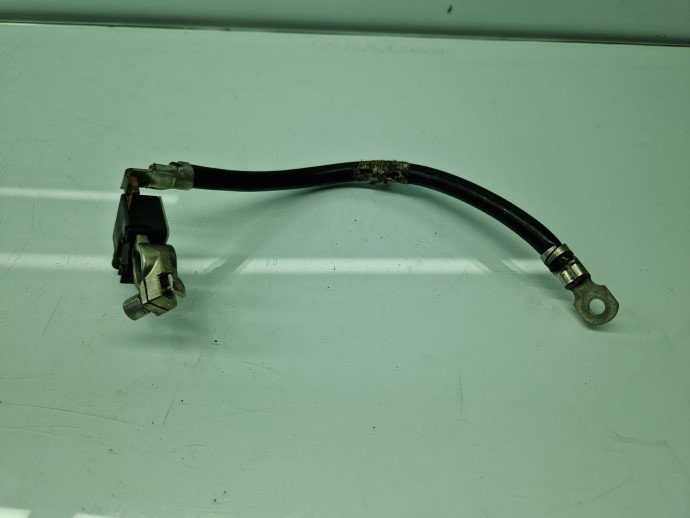 Borna baterie (-)  AUDI Q5 (8RB) [ Fabr 2008-2016] 8K0915181E