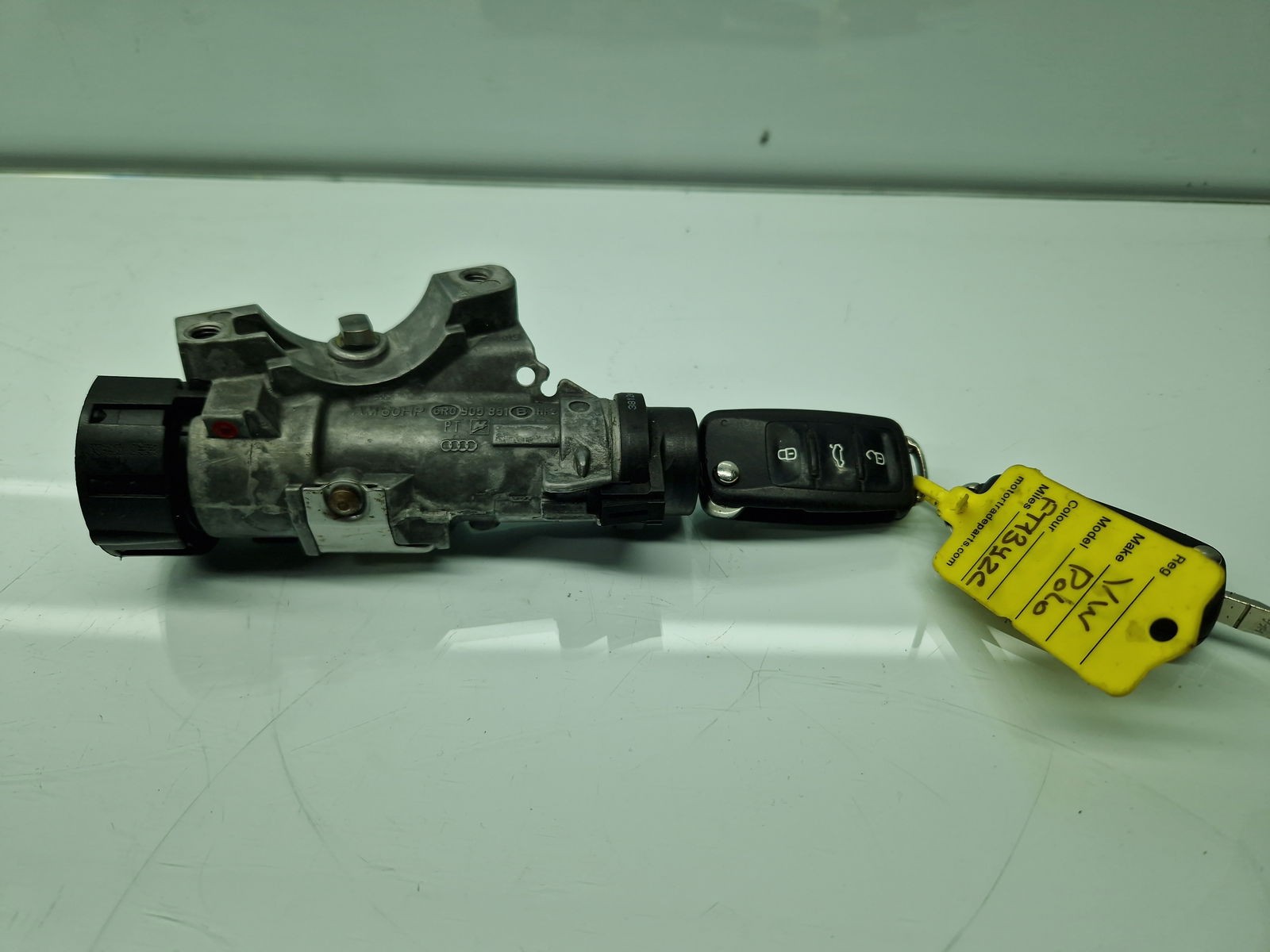 Contact cu cheie Seat Ibiza 5 (6J5) [Fabr 2008-2017] 6R0905851B 1.2 Benz CGPB 44KW / 60CP - imagine 1