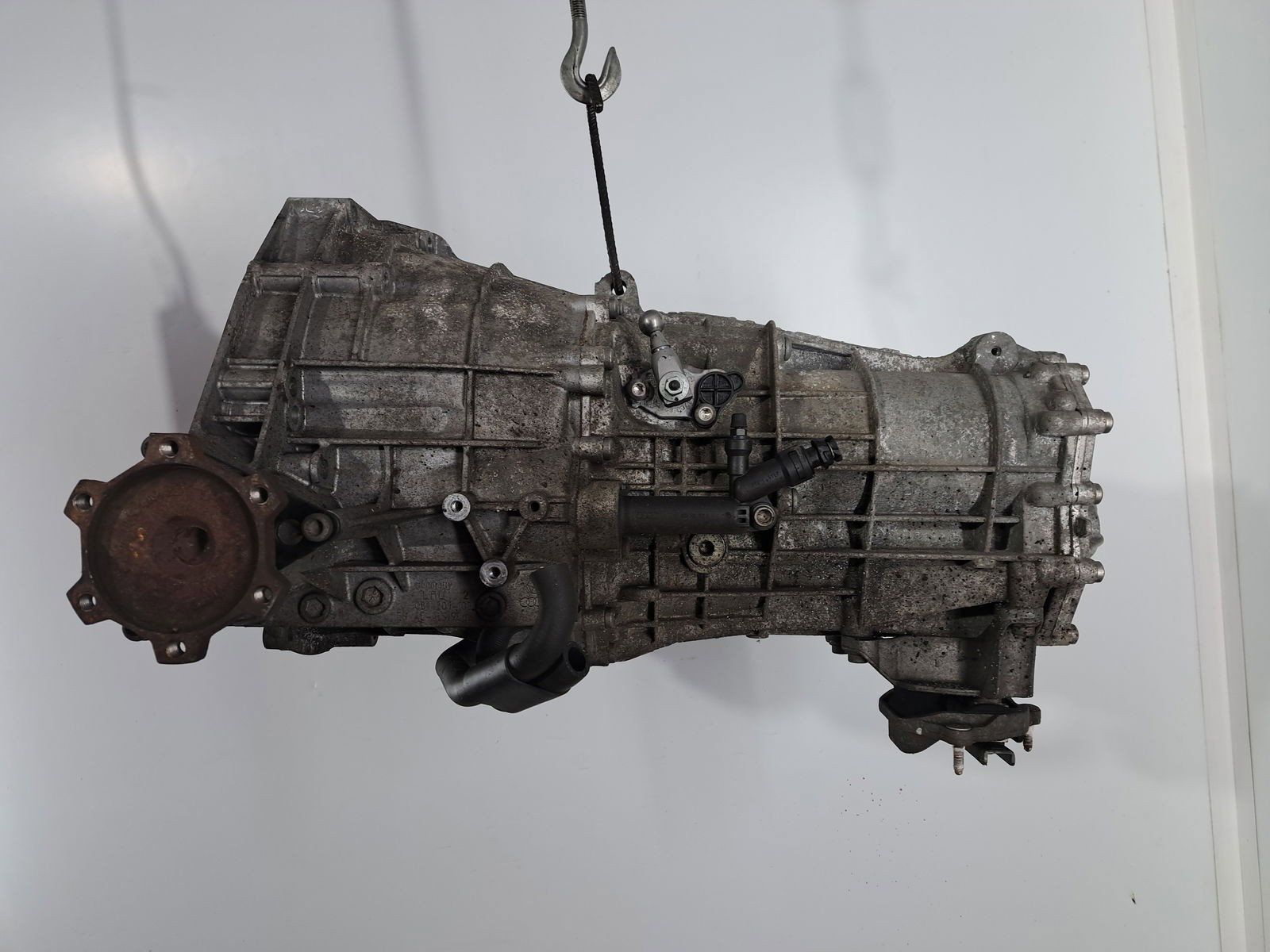 Cutie viteze manuala 6 trepte AUDI Q5 (8RB) [ Fabr 2008-2016] 2.0 TDI CGLC MVT 130KW / 177CP - imagine 1