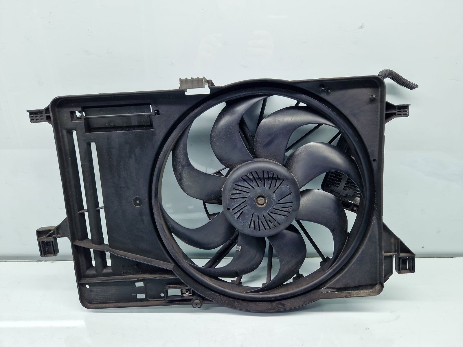 Electroventilator Ford Focus 3 Hatchback [Fabr 2011-2015] CV61-8C607-VA 1.0 Benz M1DA 92KW / 125CP - imagine 1