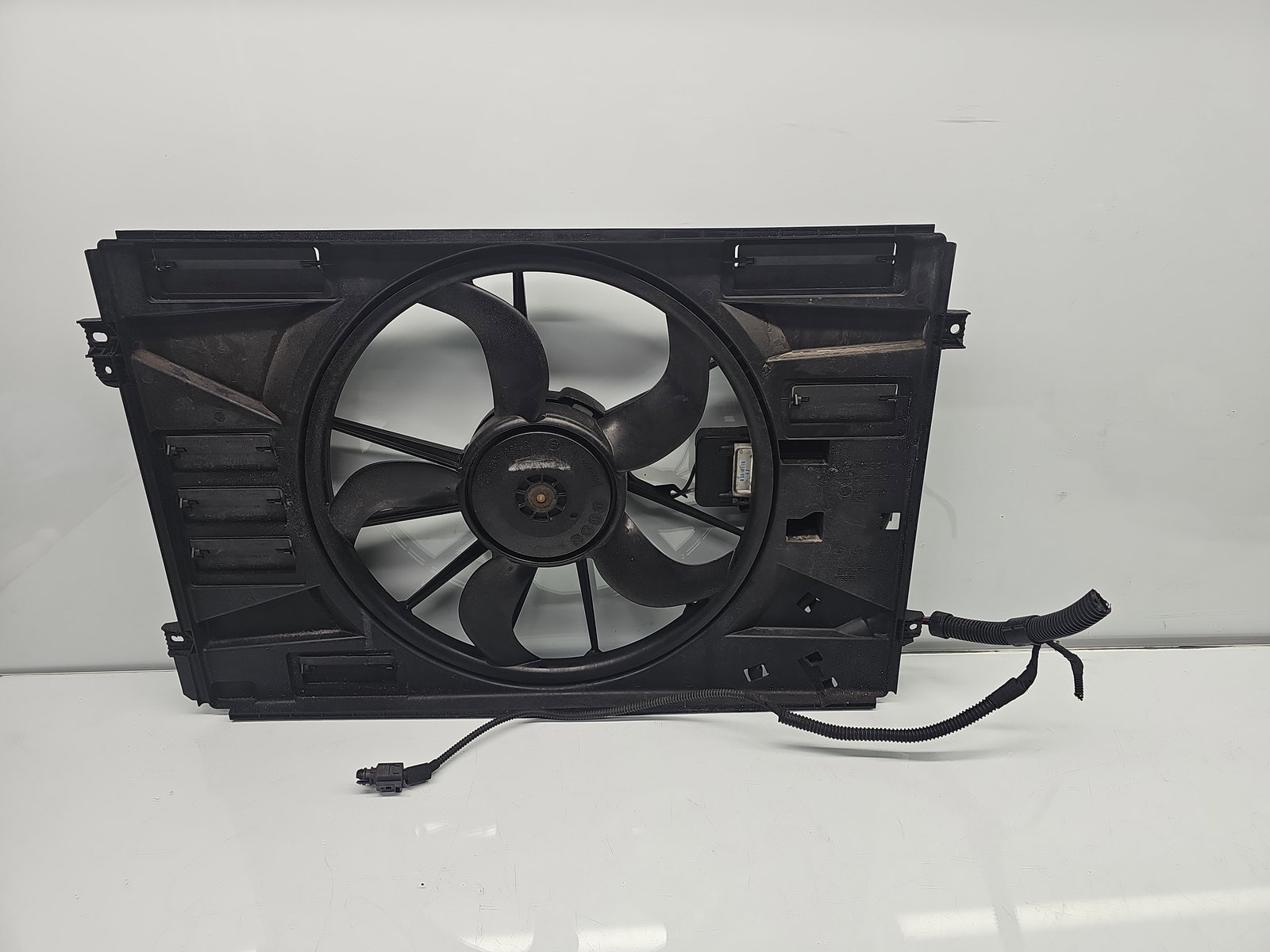 Electroventilator Volkswagen Golf 6 (5K1) [Fabr 2009-2013] 1K0121205AF 1.6 TDI CAYC 77KW / 105CP - imagine 1