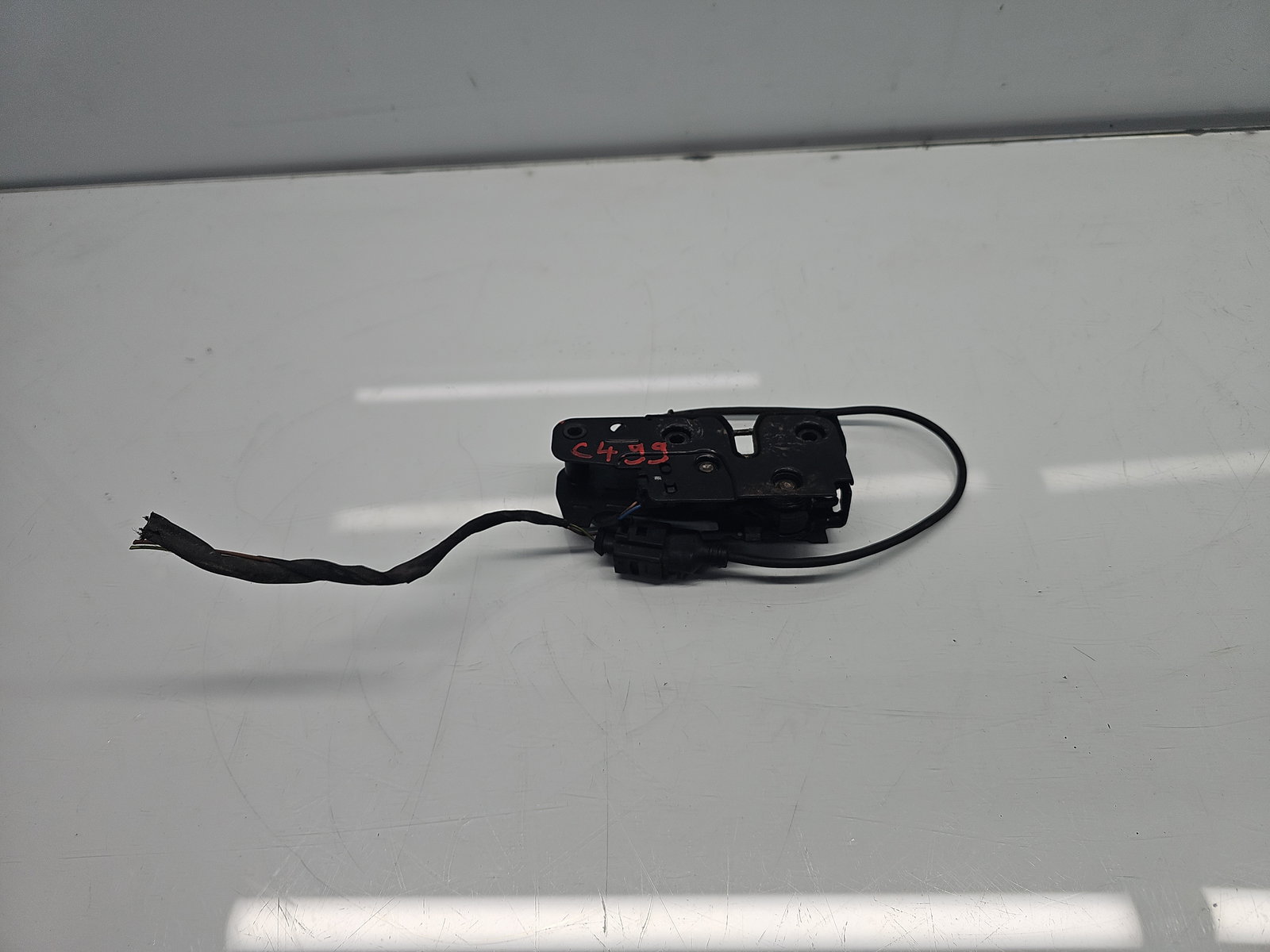 Broasca capota AUDI A4 (8K5, B8) Avant [Fabr 2008-2015] OEM - imagine 1