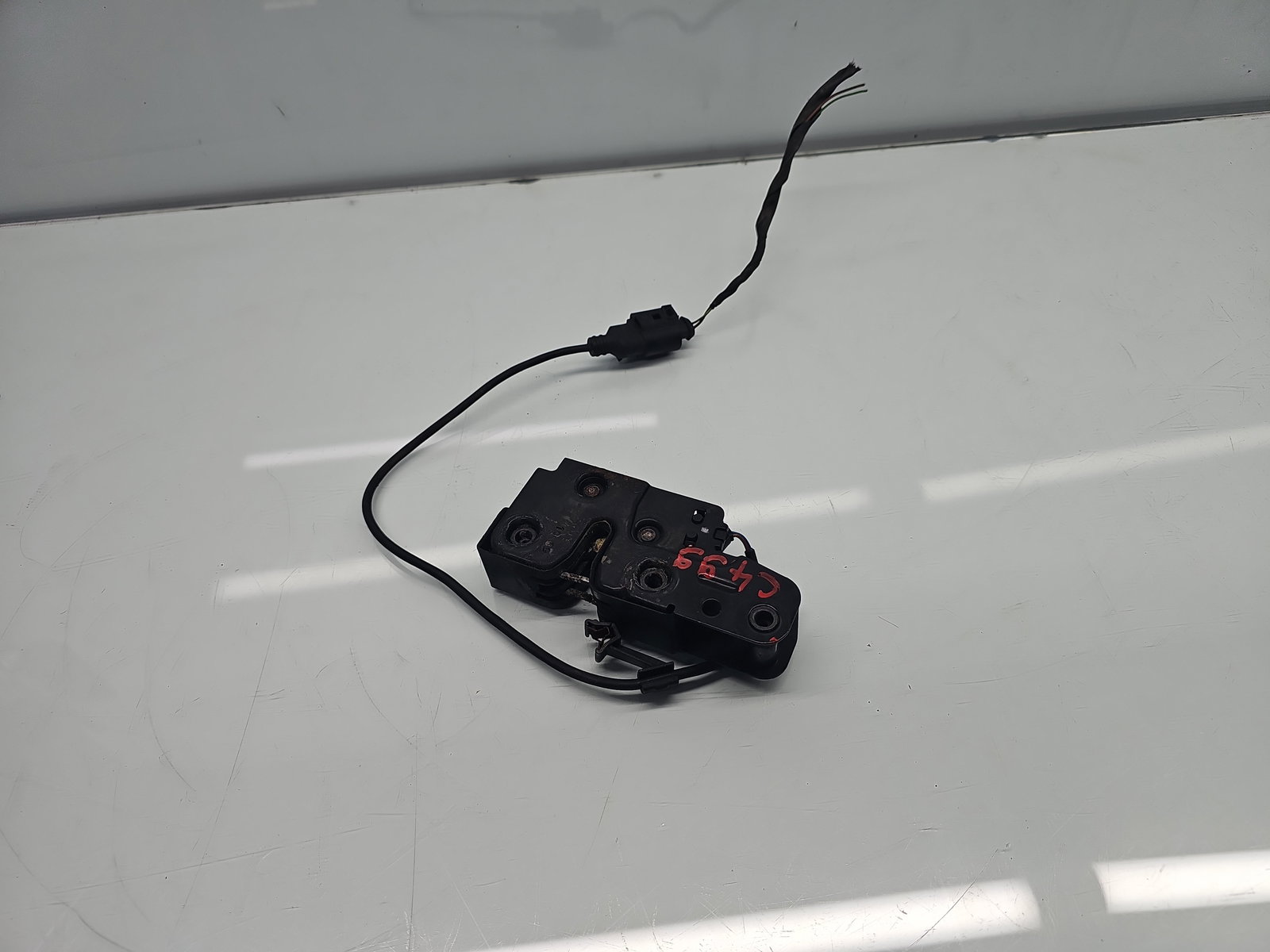 Broasca capota AUDI A4 (8K5, B8) Avant [Fabr 2008-2015] OEM - imagine 2