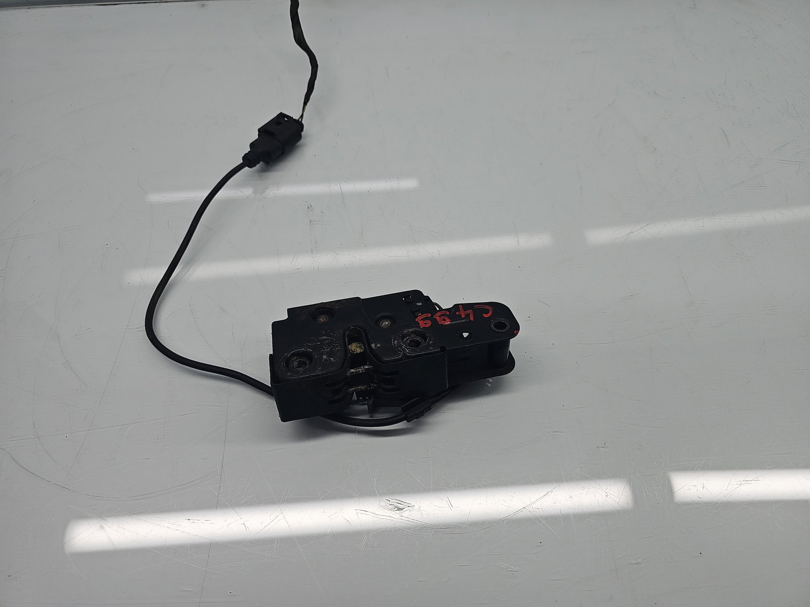 Broasca capota AUDI A4 (8K5, B8) Avant [Fabr 2008-2015] OEM - imagine 4