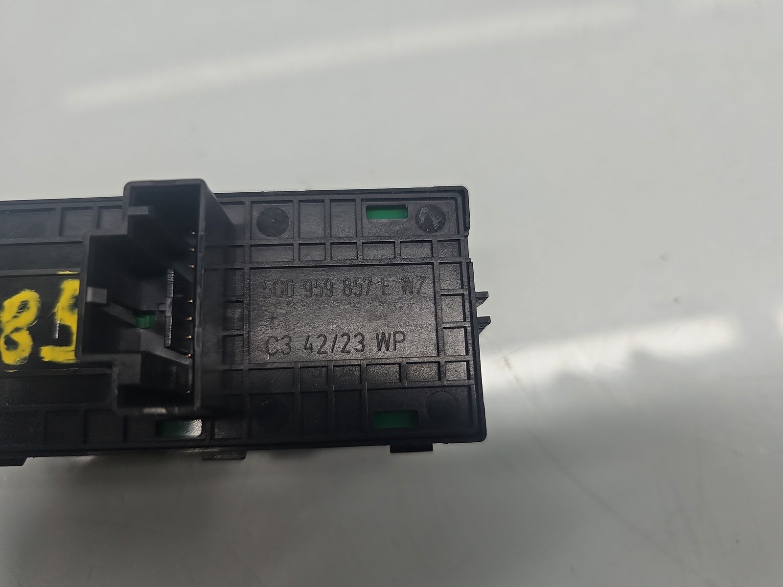 Butoane comanda geamuri sofer Volkswagen Tiguan II (AD1, AX1) [2016-2018] 5G0959857E - imagine 2