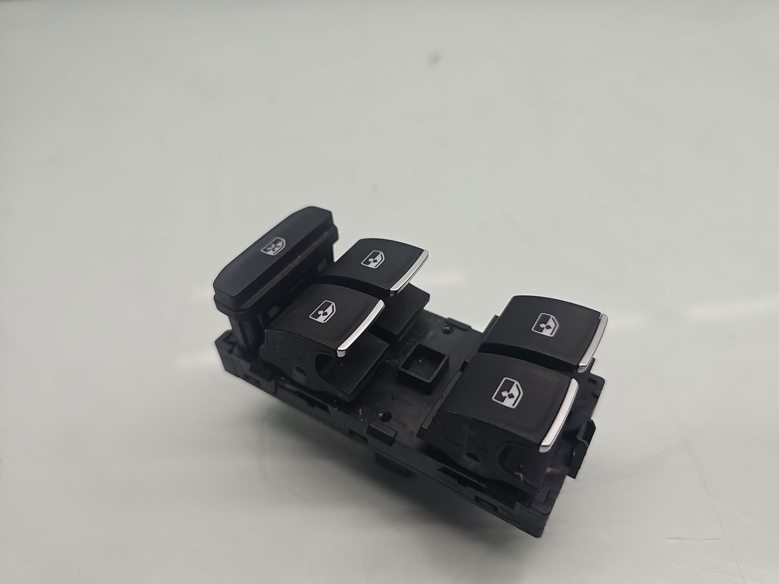 Butoane comanda geamuri sofer Volkswagen Tiguan II (AD1, AX1) [2016-2018] 5G0959857E - imagine 4