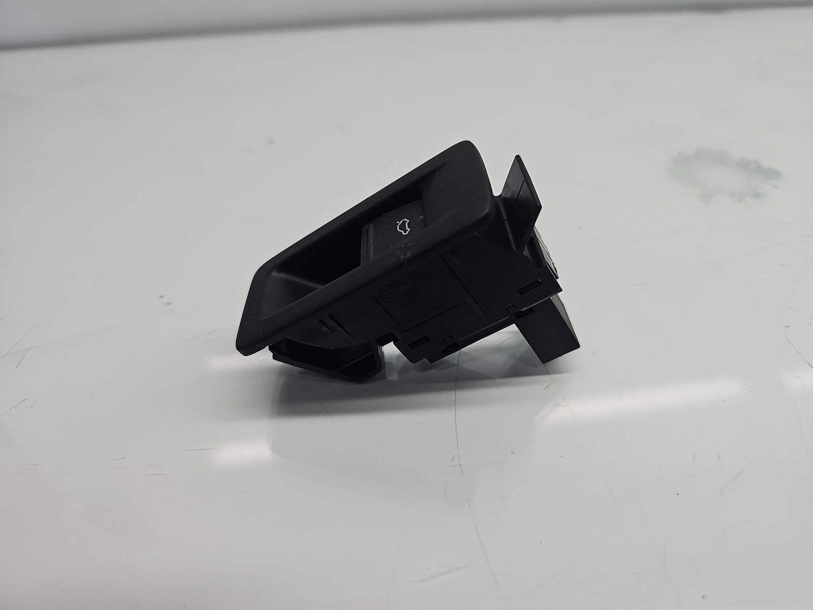 Buton deschidere portbagaj Volkswagen Scirocco (137) Coupe [Fabr 2008-2017] 1K8959527C - imagine 2