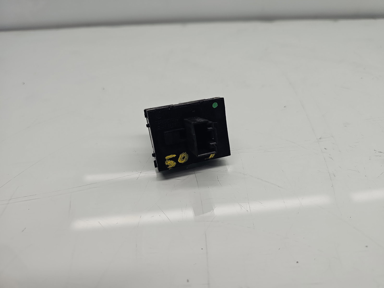 Butoane comanda geamuri sofer Volkswagen Scirocco (137) Coupe [Fabr 2008-2017] 1K3959857C - imagine 3