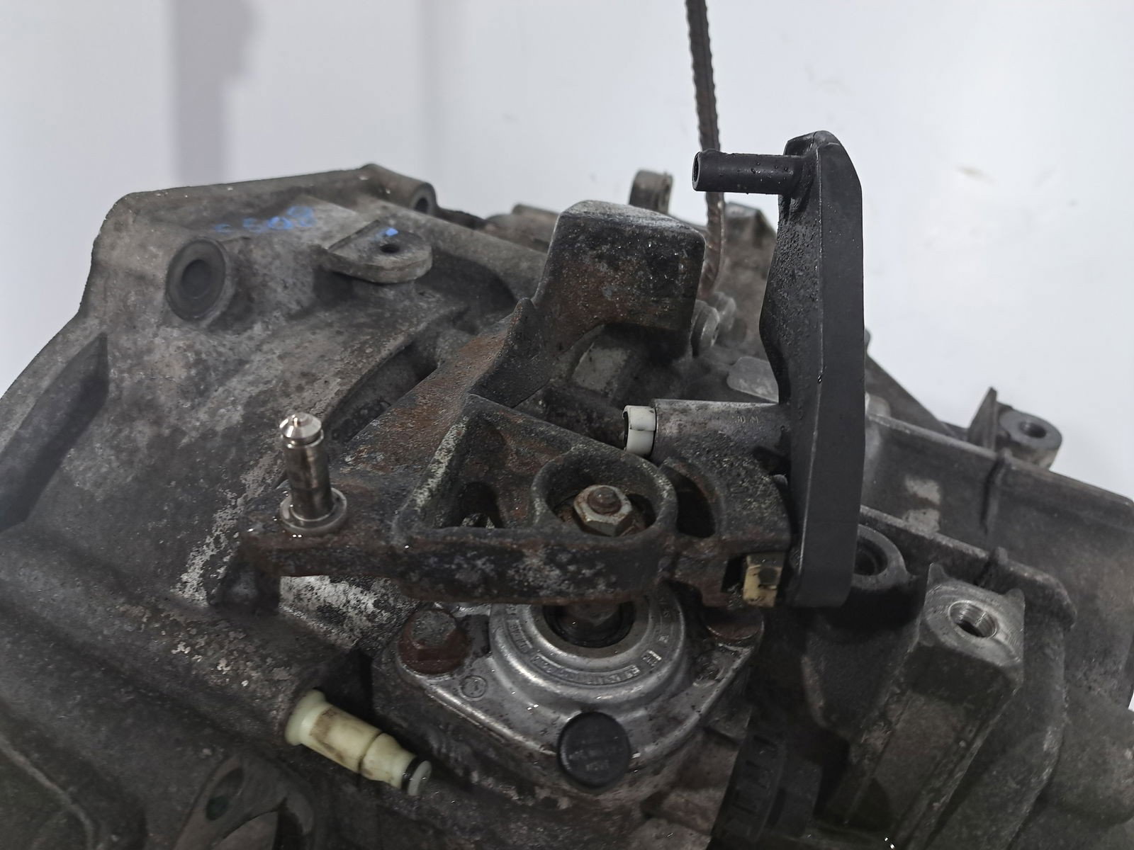 Cutie viteze manuala 6 trepte Volkswagen Passat CC (358) [Fabr 2012-2016] 2.0 TDI CFFB NFU 103KW / 140CP - imagine 4