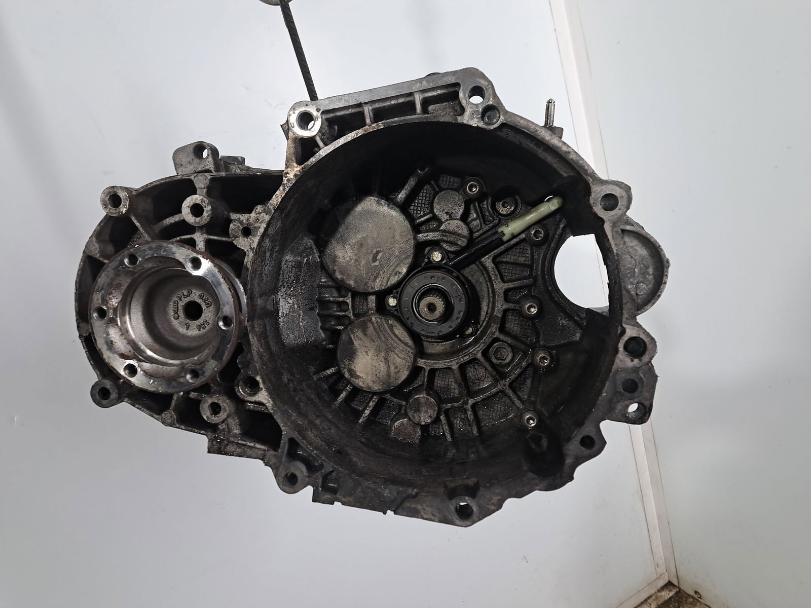 Cutie viteze manuala 6 trepte Skoda Superb II (3T4) [Fabr 2008-2015] 2.0 TDI CFFB NFU 103KW / 140CP - imagine 1