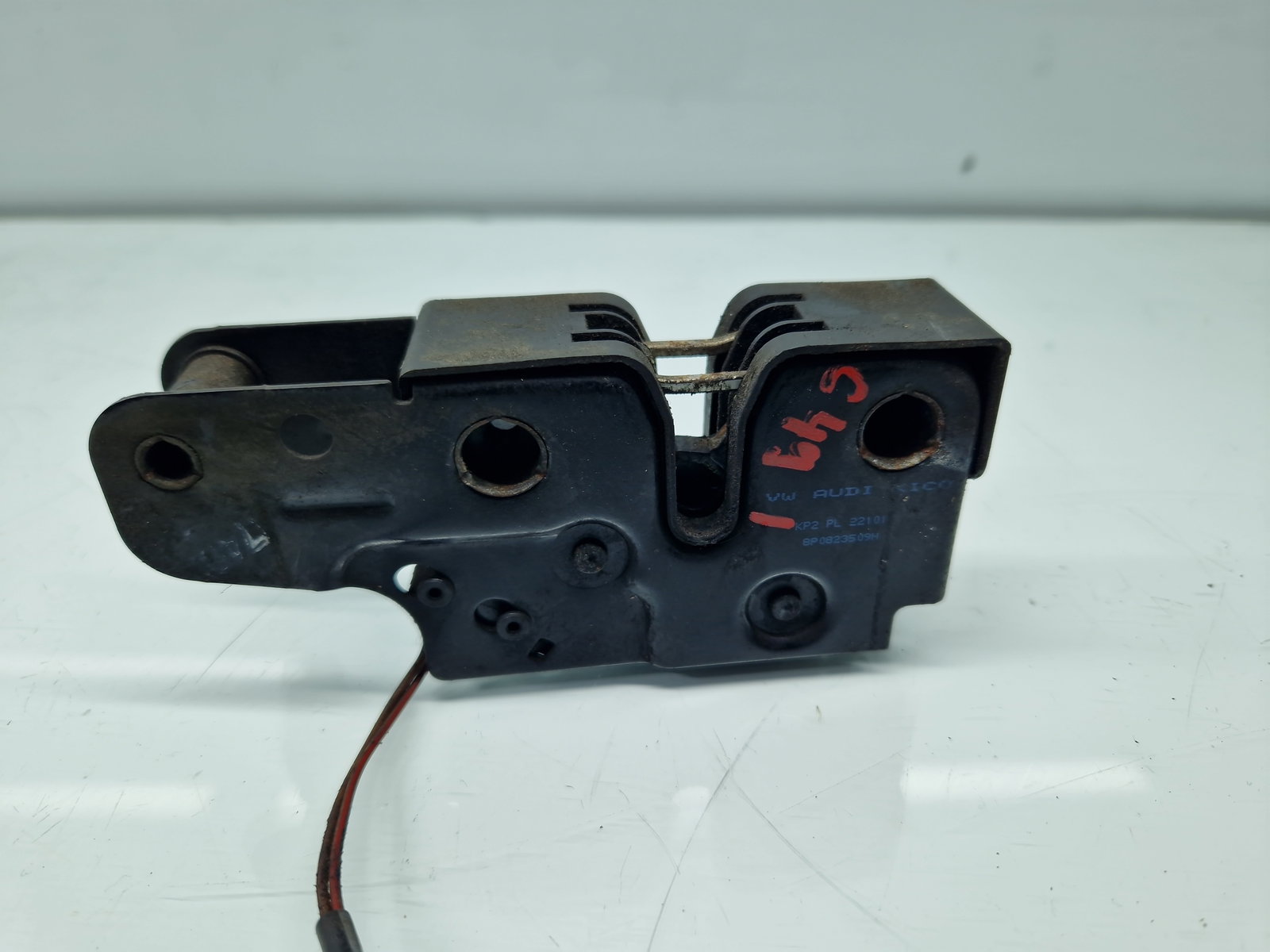 Broasca capota AUDI A3 Sportback (8PA) [Fabr 2004-2013] Facelift 8P0823509H - imagine 2