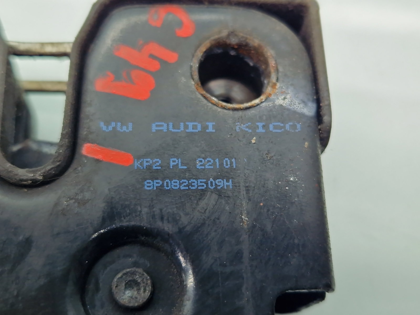 Broasca capota AUDI A3 Sportback (8PA) [Fabr 2004-2013] Facelift 8P0823509H - imagine 6