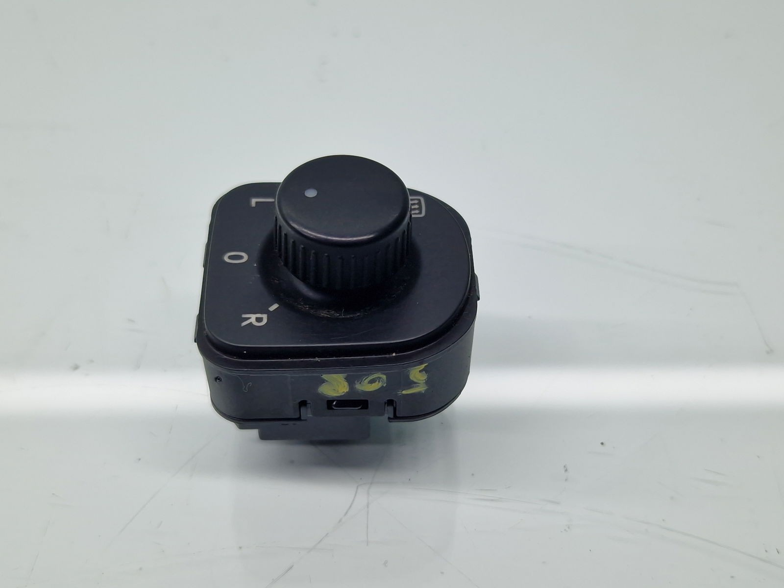 Buton reglaj oglinzi Volkswagen Tiguan (5N) [Fabr 2007-2016] 1K0959565L - imagine 1