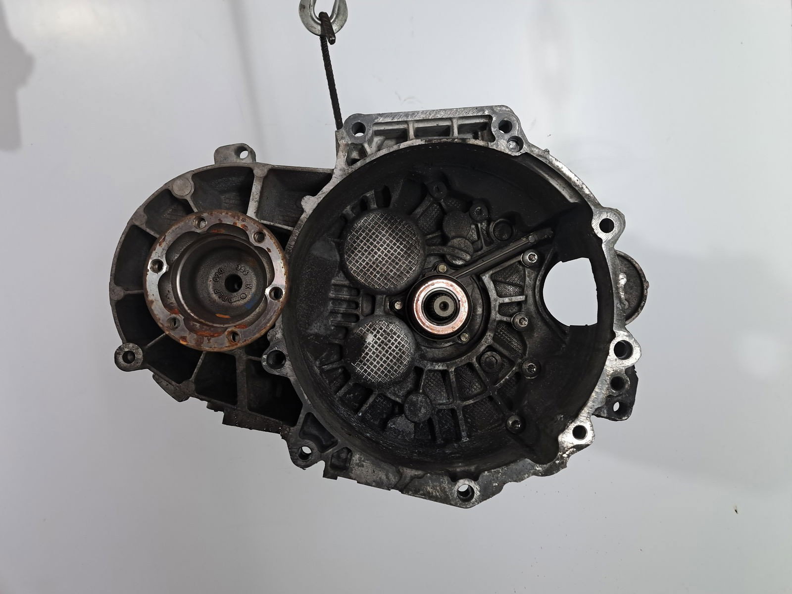 Cutie viteze manuala 6 trepte Volkswagen Passat B7 (362) [Fabr 2010-2014] 2.0 TDI CFFB LNZ 103KW / 140CP - imagine 1