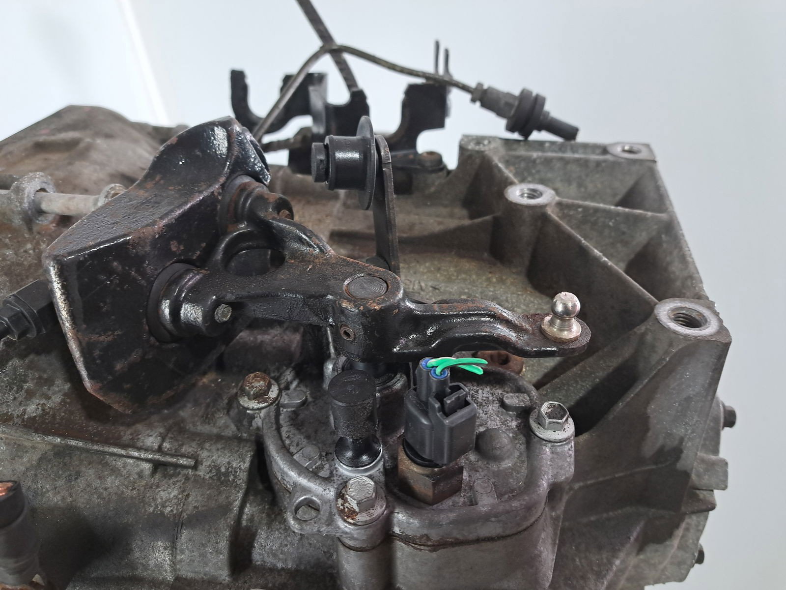 Cutie viteze manuala 6 trepteFord Focus 2 (DA) [Fabr 2004-2012] 2.0 TDCI G6DA 4M5R7002CE 100KW / 136CP - imagine 4