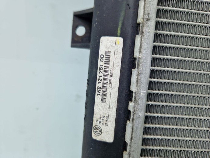 Radiator apa  Volkswagen Passat B7 (362) [Fabr 2010-2014] 1K0121251DD 1.6 TDI CAYC 77KW / 105CP