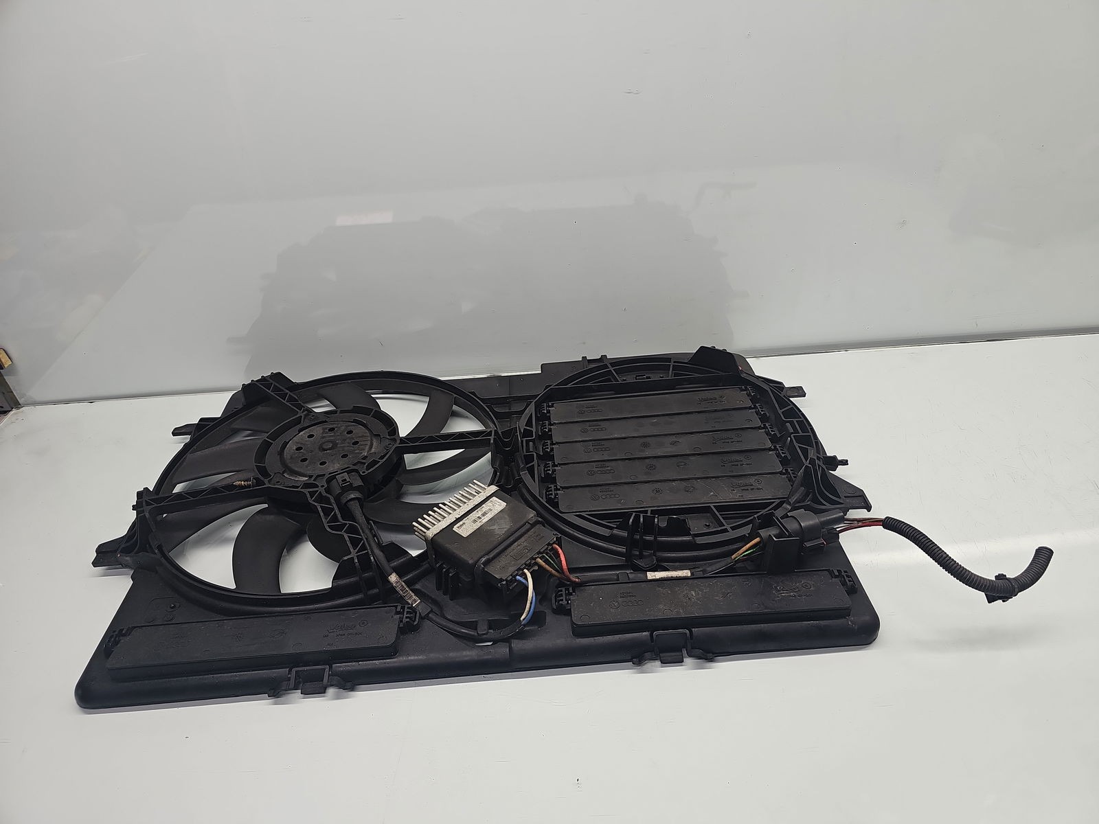 Electroventilator AUDI A5 (8T3) [Fabr 2007-2015] 8K0121003L 2.0 TDI CAGA 105KW / 143CP - imagine 4