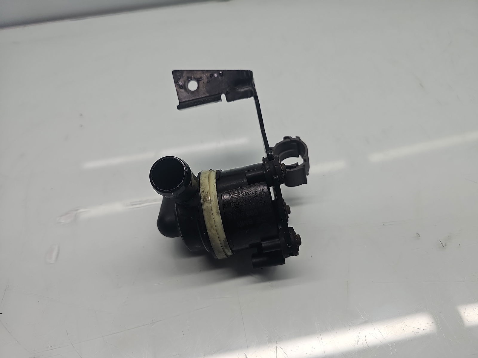 Pompa recirculare apa AUDI Q5 (8RB) [ Fabr 2008-2016] 03L965561A 2.0 TDI CAGA 105KW / 143CP - imagine 4