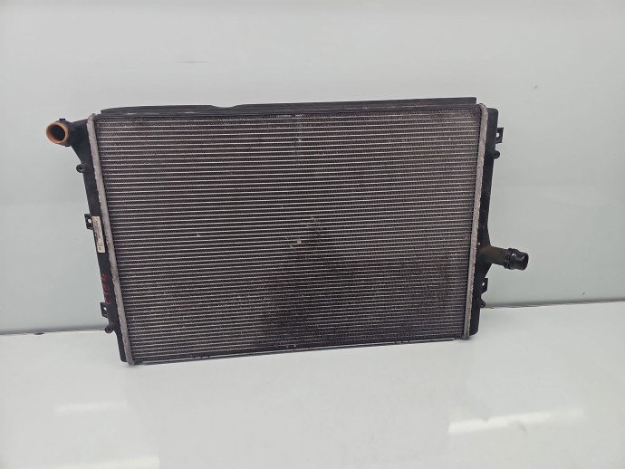 Radiator apa  Volkswagen Passat B7 (362) [Fabr 2010-2014] 1K0121251DD 1.6 TDI CAYC 77KW / 105CP