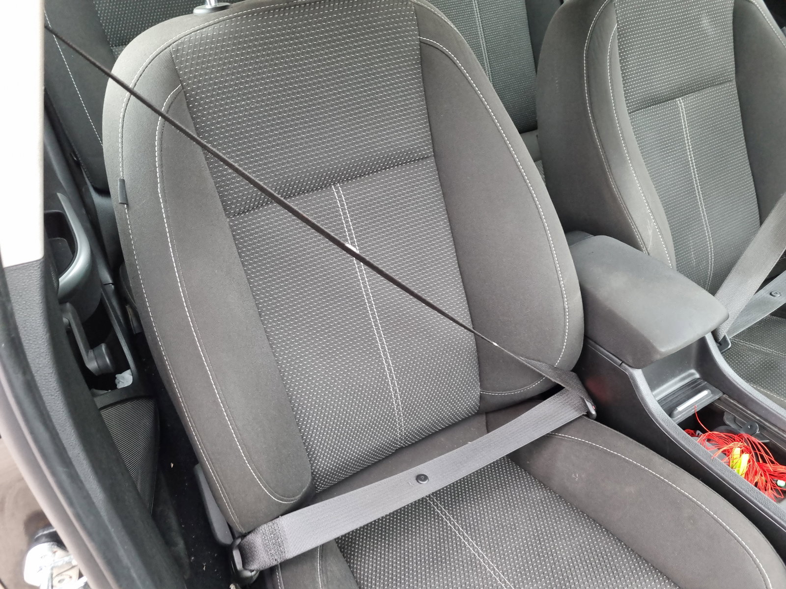 Centura dreapta fata Opel Astra J [Fabr 2009-2015] OEM - imagine 1