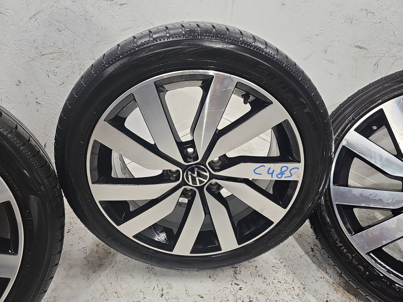 Set jante cu anvelope Volkswagen Touran (5T1) R-line [Fabr 2015-prezent] 5TA601025F - imagine 4