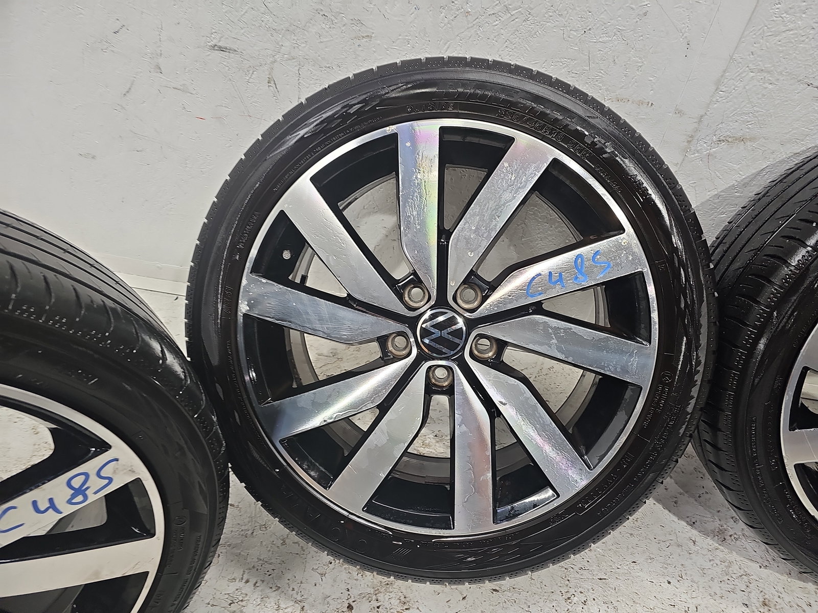 Set jante cu anvelope Volkswagen Touran (5T1) R-line [Fabr 2015-prezent] 5TA601025F - imagine 5