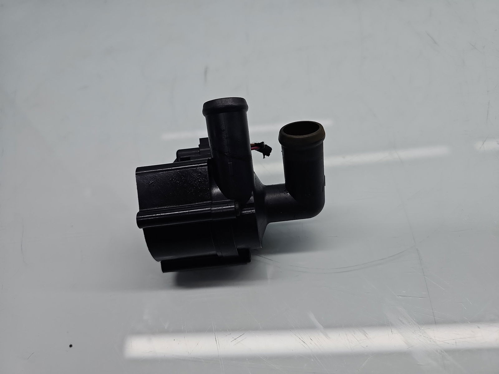 Pompa recirculare apa Volkswagen Tiguan (5N) [Fabr 2007-2016] 5N0965561 2.0 TDI CFFB 103KW / 140CP - imagine 3